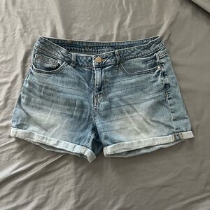 LC Lauren Conrad Women's Blue Denim Shorts 2/$20